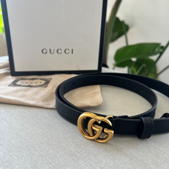 Thin Women’s GG Mormont Belt with Gold hardware - Picture 2 of 3